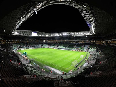 Palmeiras aprende com vacilos em casa e prega 