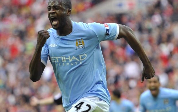 Yaya Touré comemora gol do Manchester City contra o Manchester United (Foto: Reuters)