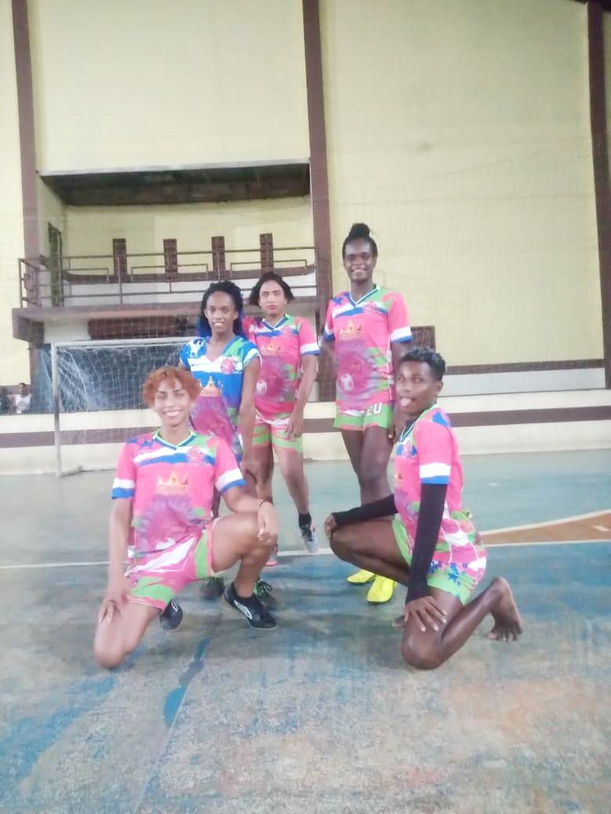 Divas Futebol Gay busca apoio para disputar a I Copa Arco íris