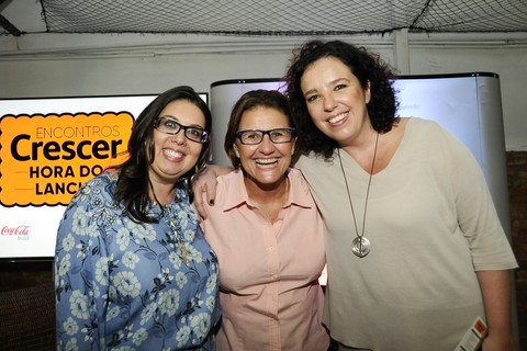 Daniela Tófoli, diretora de redação da CRESCER, a pediatra Ana Escobar e a diretora de grupo da Editora Globo, Paula Perim  (Foto: Sylvia Gosztonyi/Ed. Globo)