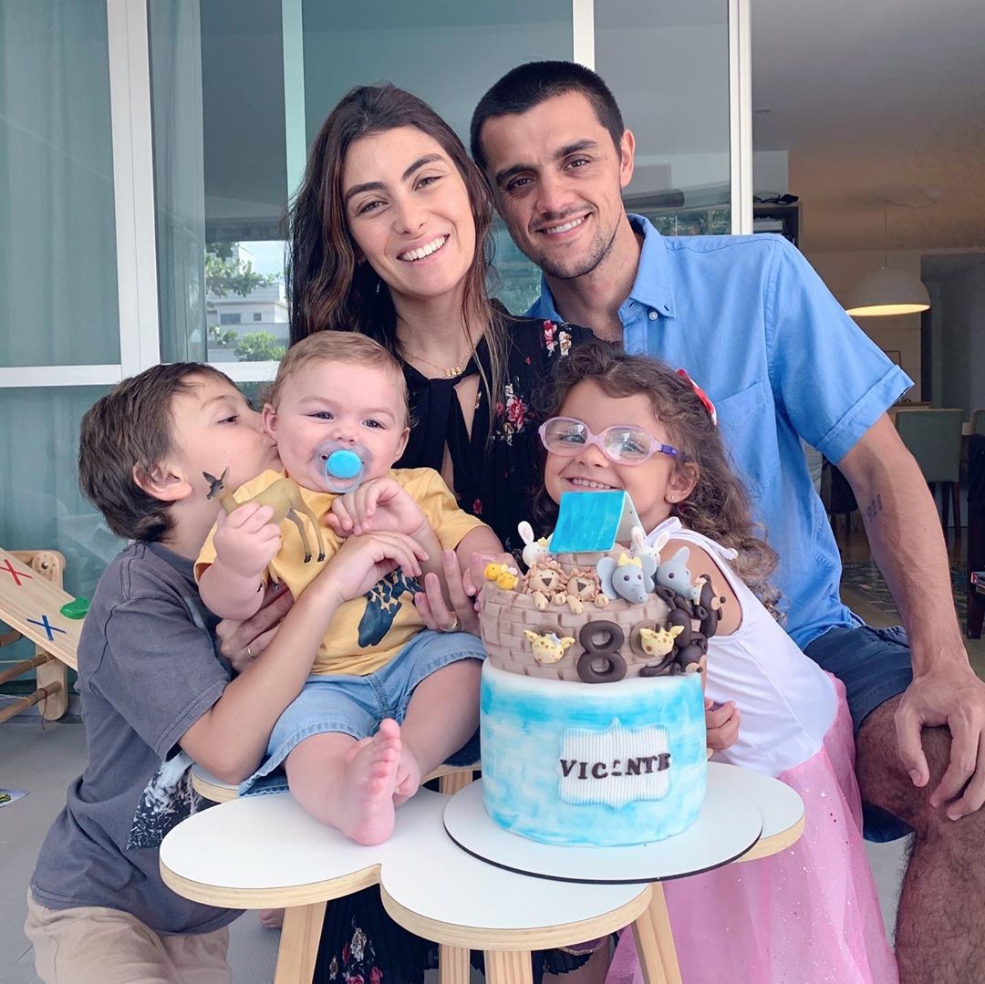 Felipe Simas e Mariana Uhlmann com os filhos (Foto: Reprodução/Instagram) Felipe Simas e Mariana Uhlmann com os filhos (Foto: Reprodução/Instagram)