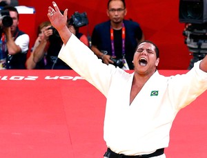 Rafael Silva na luta de judô contra Kim Sung-min (Foto: Reuters)
