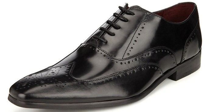 Sapato da marca Gibson's, usado pela seleção inglesa (Foto: Divulgação/Marks and Spencer) Sapato da marca Gibson's, usado pela seleção inglesa (Foto: Divulgação/Marks and Spencer)
