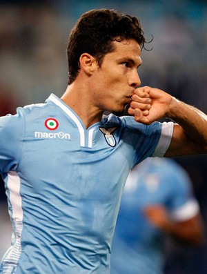Hernanes comemoração gol Lazio (Foto: Reuters)
