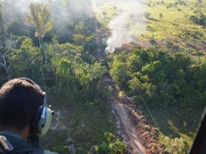 Helicóptero sobrevoou região nesta quinta, feira (Foto: PM/ Divulgação) Helicóptero sobrevoou região nesta quinta, feira (Foto: PM/ Divulgação)
