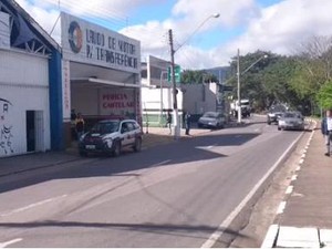 Loja onde ocorreu o crime nesta terça em Atibaia (Foto: Lucas Rangel/ TV Vanguarda)