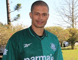 Palmeiras reserva data na arena para promover despedida de Alex