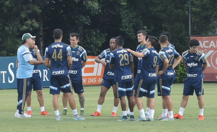 Palmeiras deve ter apenas dois titulares contra o Cruzeiro no sábado