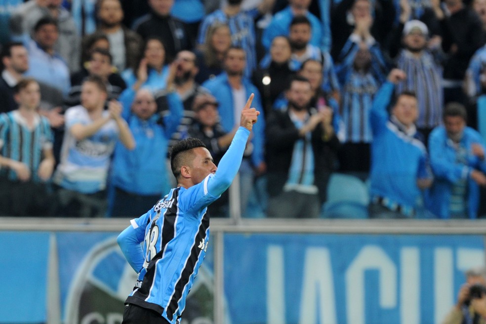 Lucas Barrios saiu ovacionado da Arena (Foto: Wesley Santos / Agência PressDigital)