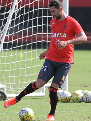 Donatti faz seu primerio treino no campo (Foto: Gilvan de Souza (Flamengo.com.br)) Donatti faz seu primerio treino no campo (Foto: Gilvan de Souza (Flamengo.com.br))