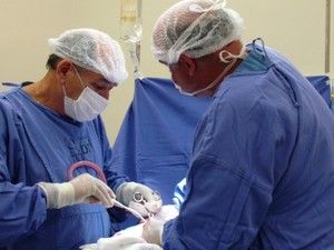Cirurgias serão auxiliadas por médicos e enfermeiros de Juruti.  (Foto: Divulgação/Hospital 9 de Abril)