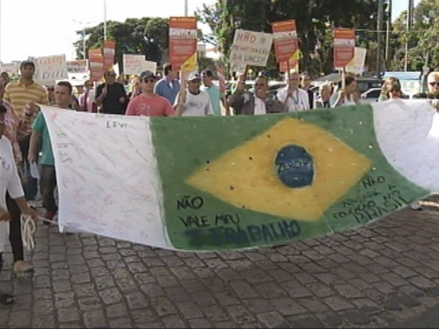 G Servidores E Alunos Da Unesp Protestam Contra Reajuste Salarial