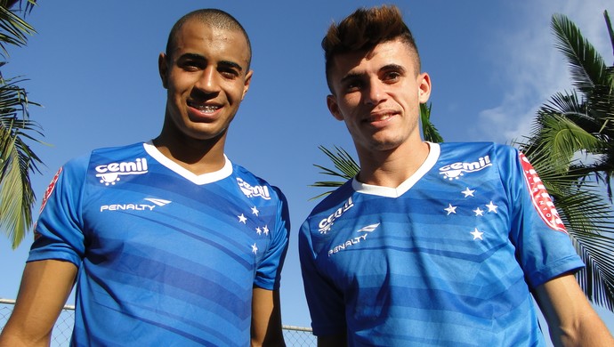 Vitinho e Ton, jogadores do time Sub-20 do Cruzeiro (Foto: Marco Antônio Astoni)