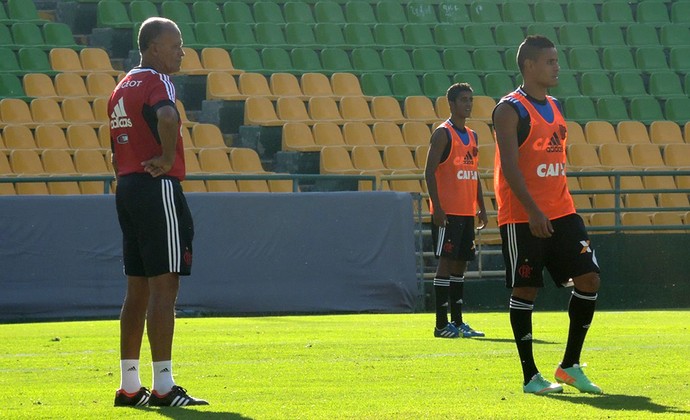 Jayme de Almeida e Everton treino Flamengo méxico (Foto: Cahê Mota)