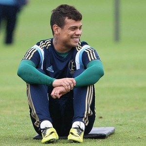 Negociação com o Vitória fracassa, e Bernardo reaparece no Palmeiras