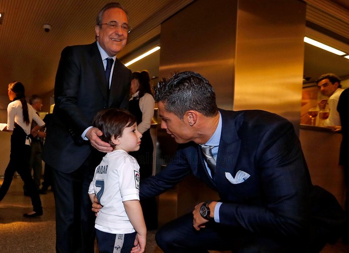 Cristiano Ronaldo e menino libanês Haidar (Foto: Antonio Villalba / Real Madrid) Cristiano Ronaldo e menino libanês Haidar (Foto: Antonio Villalba / Real Madrid)
