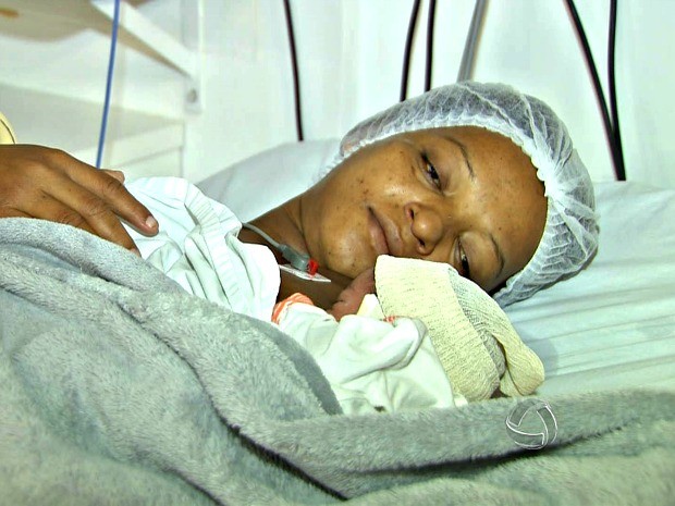 Menino é o primeiro bebê do ano nascido em Cuiabá (Foto: Reprodução/TVCA)