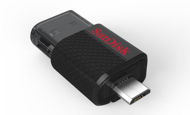 Um lado do pendrive Ultra Dual USB Drive é conectado em smartphones ou tablets Android (Foto: Divulgação/SanDisk)