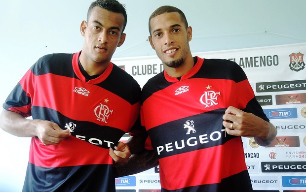 Diego Silva e Paulinho, reforços do Flamengo (Foto: Cahe Mota)