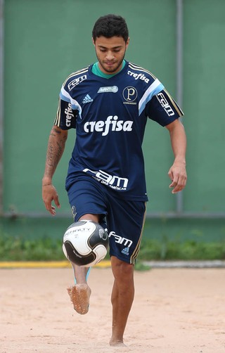 Problema antigo: Palmeiras sofre para encontrar um camisa 10 após Valdivia