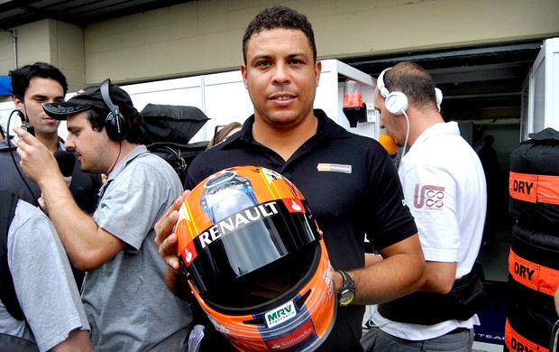 Ronaldo nos boxes do GP do Brasil (Foto: João Gabriel / Globoesporte.com)