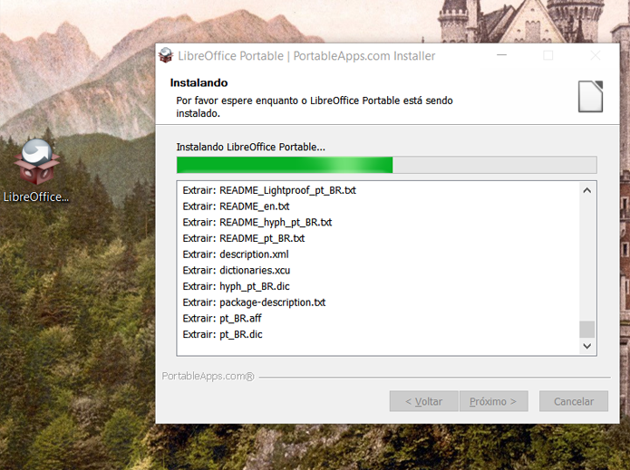 A instalação pode demorar um pouco na unidade USB (Foto: Reprodução/Filipe Garrett)