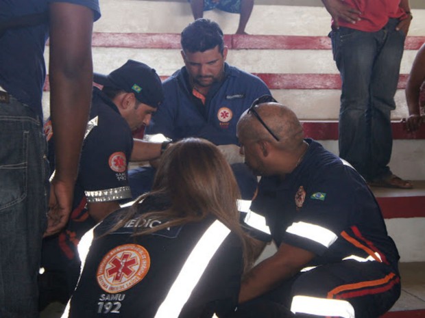 O Serviço de Atendimento Móvel de Urgência (Samu) acompanhou o transporte dos internos (Foto: Itapetinga Repórter )