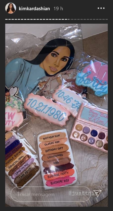 Presentes recebidos por Kim Kardashian em seu aniversário de 40 anos (Foto: Instagram) Presentes recebidos por Kim Kardashian em seu aniversário de 40 anos (Foto: Instagram)
