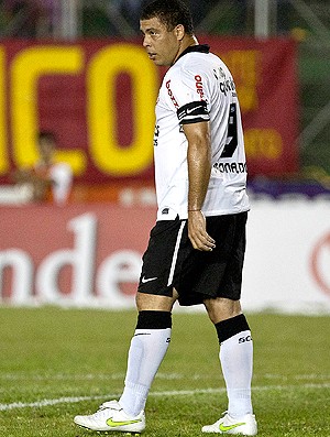 Ronaldo Corinthians x Tolima (Foto: Ag. Estado)