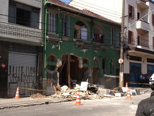 Casas germinadas sofreram explosão na Rua do Glicério (Foto: Paula Paiva Paulo/G1)