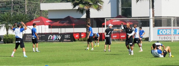 Treino do Santos, polichinelo (Foto: Lincoln Chaves)