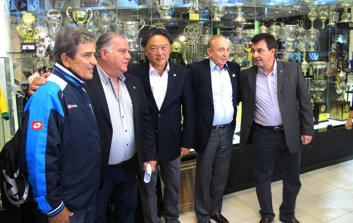 Santos homenageia Costa Rica (Foto: Lincoln Chaves)