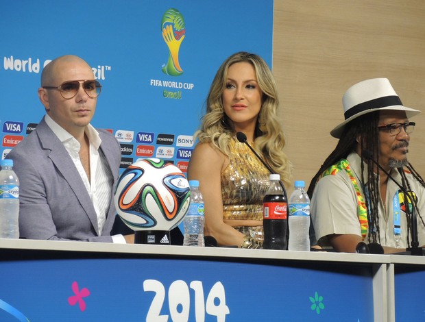 coletiva abertura copa do mundo claudia leitte