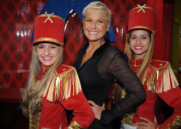 Xuxa com as Paquitas (Foto: Divulgação)