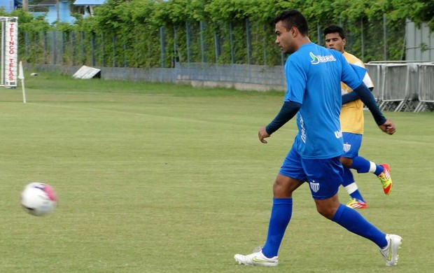 Renato Santos do Avaí   (Foto: Alceu Atherino  )