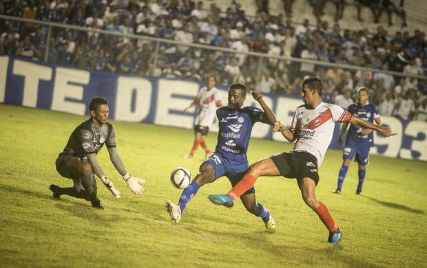 Confiança caiu para o River Plate no Francão (Foto: Filippe Araújo/ADC)