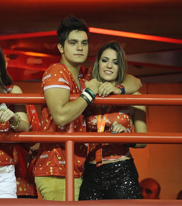 Luan Santana e a namorada (Foto: Raphael Mesquita/Foto Rio News)