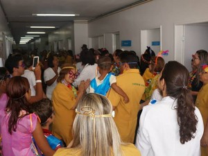 Voluntariado HDM faz a festa com pacientes (Foto: Divulgação/Ascom HDM)