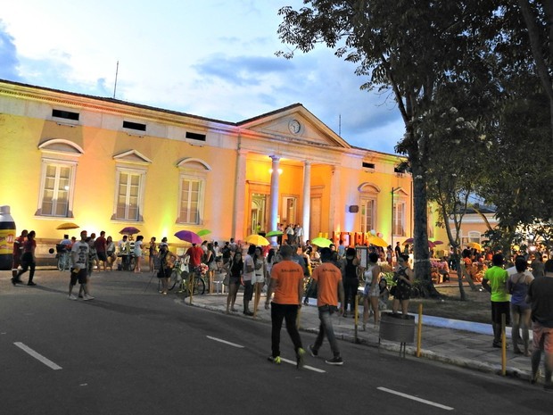 4ª Feira do Paço atrai centenas de pessoas para Centro de Manaus | Amazonas | G1