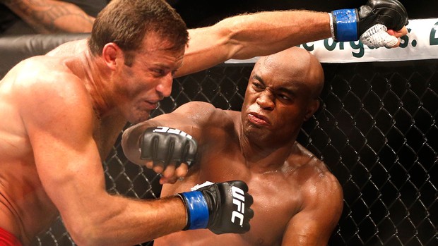 Anderson Silva vitória UFC Rio III Bonnar (Foto: AP)