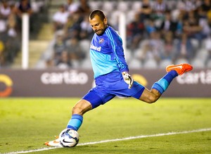 Palmeiras faz proposta por Cavalieri, mas goleiro é prioridade para o Flu