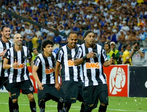 ROnaldinho gaúcho atlético-mg gol Cruzeiro (Foto: Yuri Edmundo / Agência Estado)