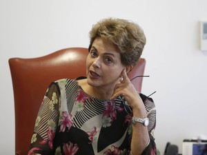 A presidente Dilma Rousseff concede entrevista em seu gabinete de trabalho no Palácio do Planalto, em Brasília (Foto: Dida Sampaio/Estadão Conteúdo) A presidente Dilma Rousseff concede entrevista em seu gabinete de trabalho no Palácio do Planalto, em Brasília (Foto: Dida Sampaio/Estadão Conteúdo)