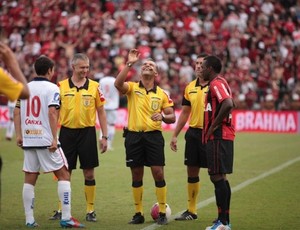 Edivaldo Elias da Silva, árbitro paranaense (Foto: Divulgação/Site oficial do Atlético-PR)