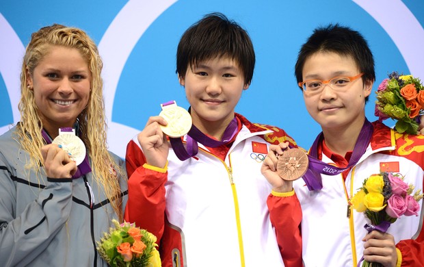 Ye Shiwen, Elizabeth Beisel e Li Xuanxu medalhistas dos 400m natação (Foto: Agência AFP)