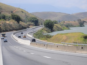 Movimento de carros na Rodovia Presidente Dutra (Foto: Divulgação Nova Dutra/Fábio Cursino)