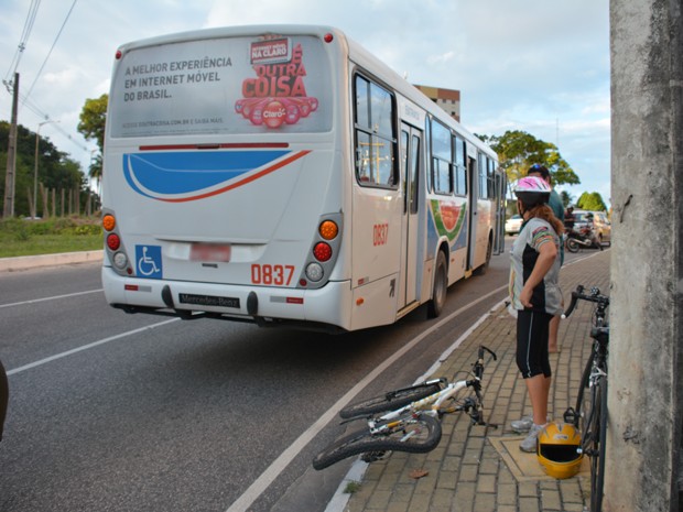 Ciclista teve apenas lesões leves (Foto: Walter Paparazzo/G1)