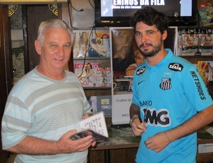 Ciro Hamen é o vencedor do Curta Santos, com o filme "Meninos da fila" (Foto: Bruno Gutierrez / Globoesporte.com)