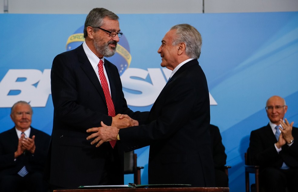O presidente Michel Temer e o novo ministro da Justiça, Torquato Jardim, durante cerimônia no Palácio do Planalto (Foto: Marcos Corrêa/PR)