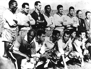 A seleção brasileira posa para foto antes de jogo da Copa do Mundo de 1962 